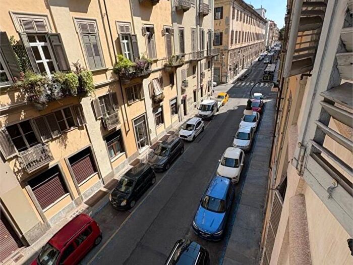 Appartamento trilocale in affitto in Quadrilatero Romano, Torino