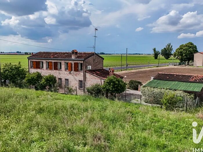 Casa quadrilocale in vendita in Via Vallalbana, Ferrara