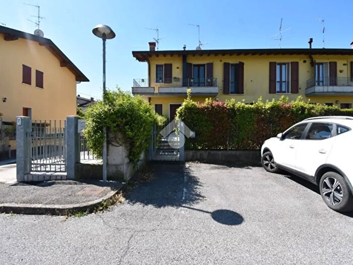 Appartamento trilocale in vendita in Via San Martino, Solferino