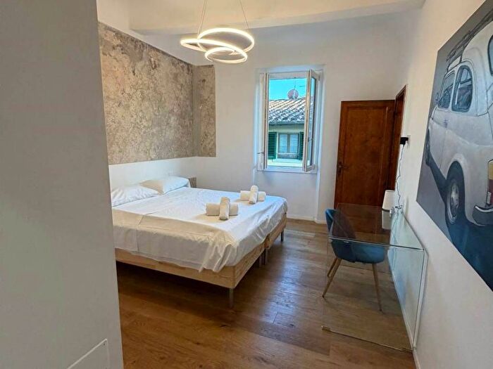 Appartamento trilocale in affitto in Sant'Ambrogio, Firenze