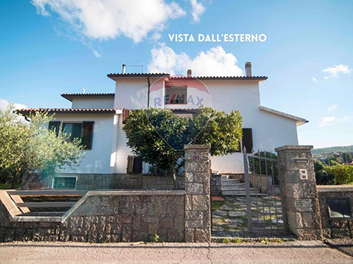 Casa con 12 locali in vendita in Via San Girolamo, Roccastrada