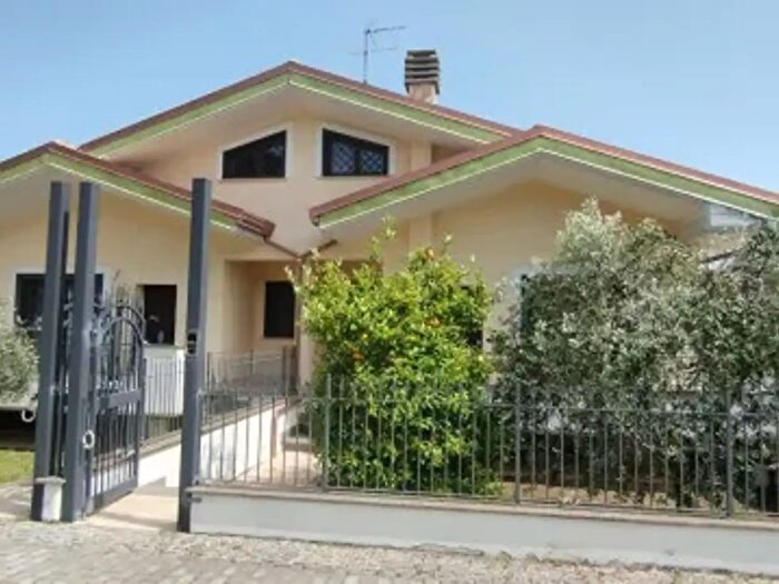 Casa quadrilocale in vendita in Via del Casale Antonioni, Roma