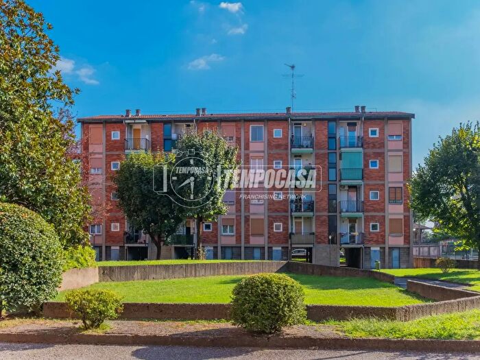Appartamento trilocale in vendita in Via Giuditta E Giulia Grisi, Milano