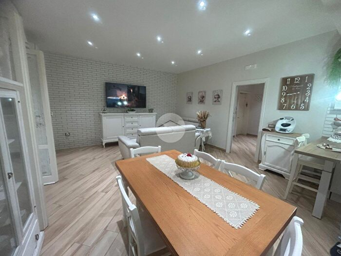 Appartamento quadrilocale in vendita in Via del Clero, Torre Del Greco