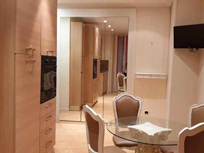 Appartamento bilocale in affitto in Via di Santa Maria Ausiliatrice, Furio Camillo, Roma