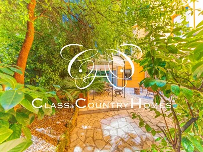 Appartamento con 6 locali in vendita in Via Michele Mercati, Roma