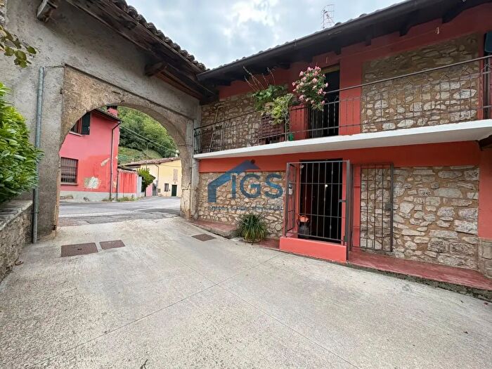 Casa trilocale in vendita in Via San Vincenzo, Gussago