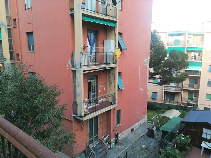 Appartamento quadrilocale in vendita in Corso Martinetti, Genova