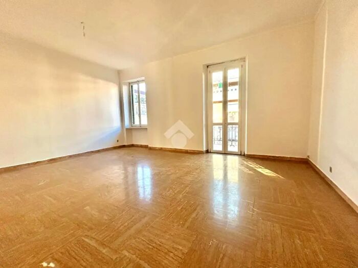 Appartamento con 5 locali in vendita in Via Groscavallo, Torino