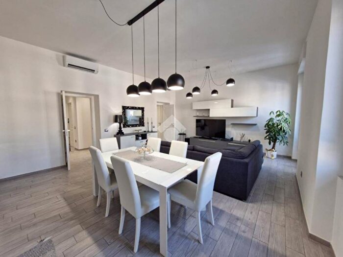 Appartamento quadrilocale in affitto in Viale sant' avendrace, Santa Gilla Sant'Avendrace, Cagliari