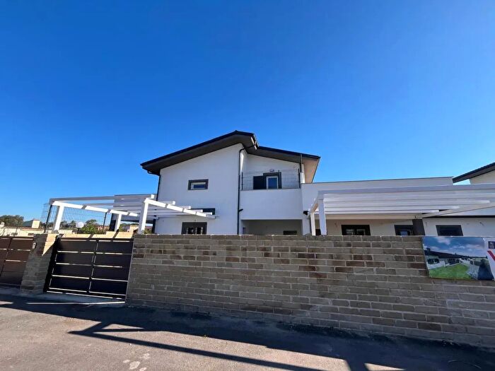 Casa quadrilocale in vendita in Via Solferino, Anzio