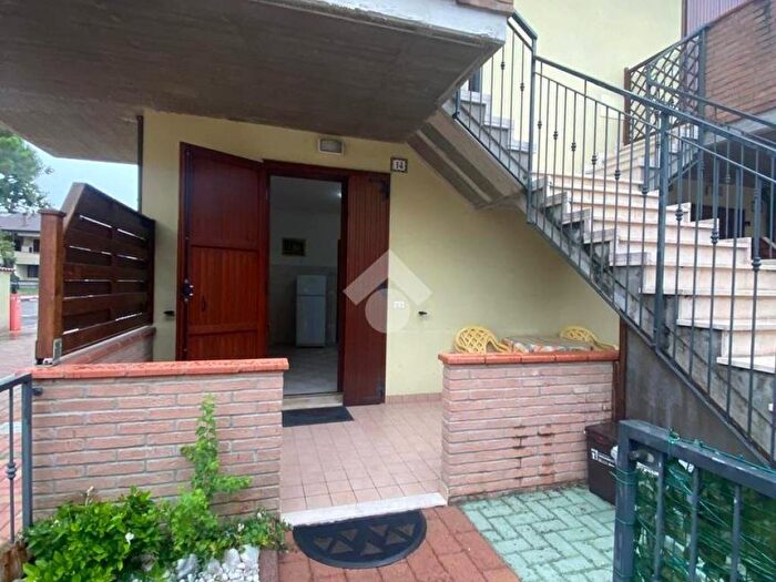 Appartamento trilocale in affitto in Via Val Pusteria, Pinarella, Cervia