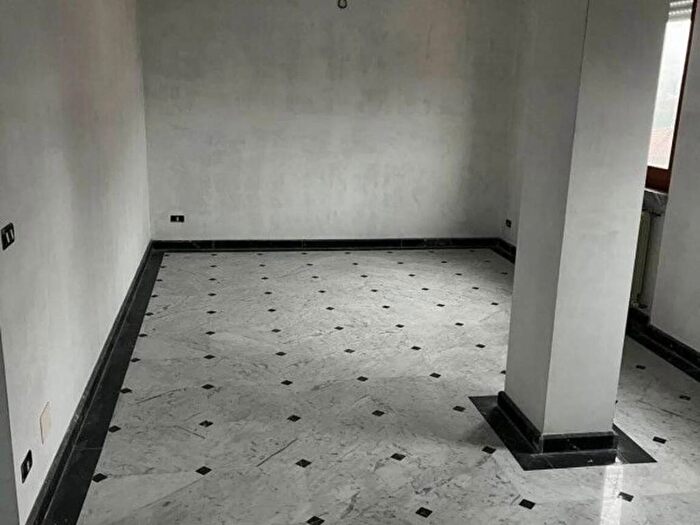 Appartamento con 6 locali in affitto in Marina di Carrara, Carrara