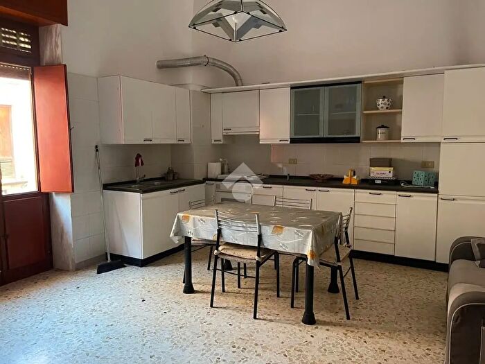 Appartamento trilocale in vendita in Via Rossini, Grottaglie