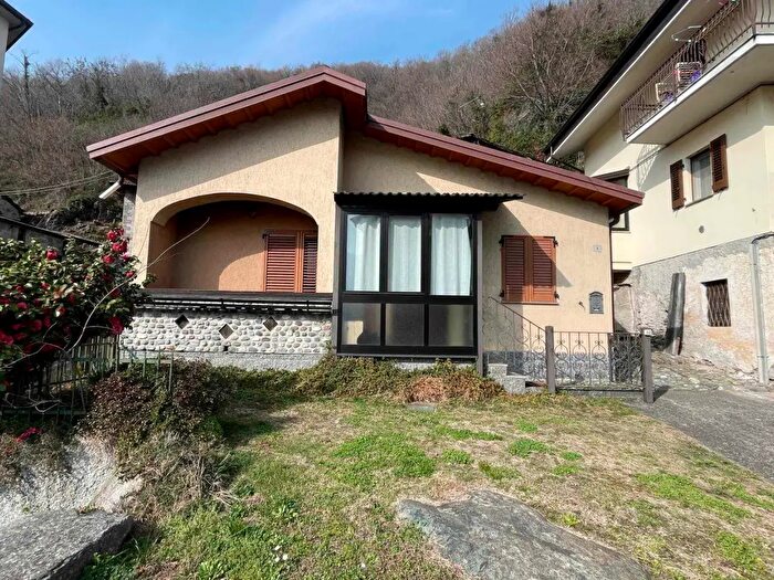 Casa quadrilocale in vendita in Traona