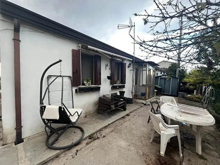 Casa quadrilocale in vendita in Località Scolo Valdentro, Adria