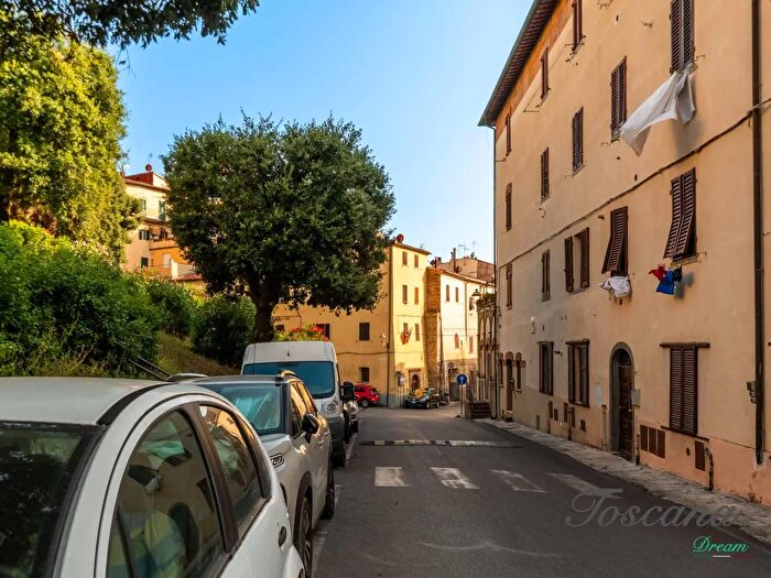 Appartamento quadrilocale in vendita in Vicolo Gioachino Rossini, Massa Marittima
