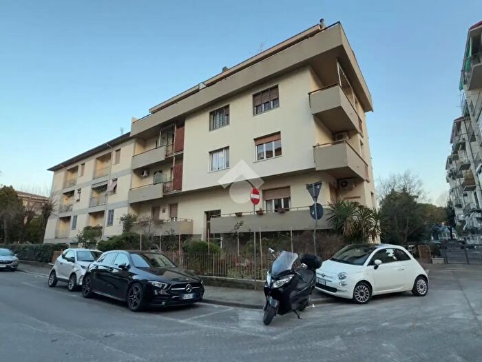 Appartamento trilocale in vendita in Via Silvestro Lega, Scandicci