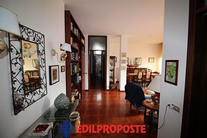 Appartamento quadrilocale in vendita in Via Tagliamento, Paderno Dugnano