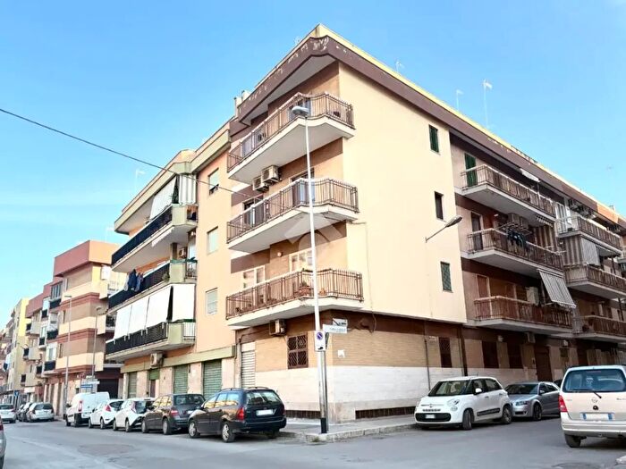 Appartamento con 5 locali in vendita in Via Galileo Galilei, Barletta
