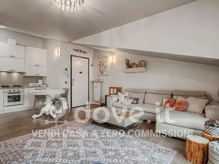 Appartamento quadrilocale in vendita in Via Sandro Pertini, Cesano Maderno