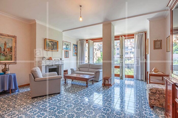 Appartamento trilocale in vendita in Via di Donna Olimpia, Roma