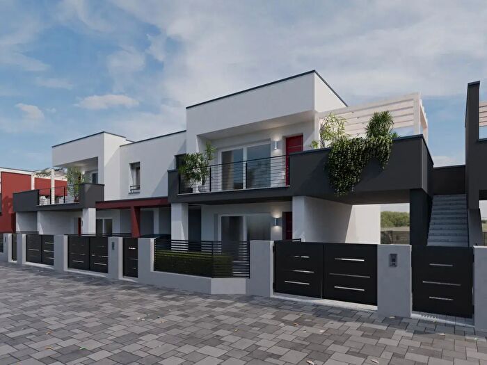 Appartamento quadrilocale in vendita in Via Guglielmo Oberdan, San Vito Al Tagliamento