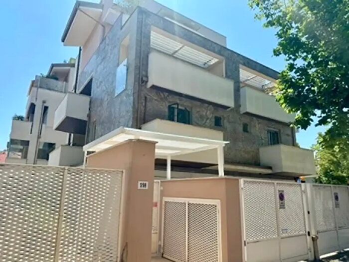 Appartamento trilocale in vendita in Viale Tripoli, Rimini
