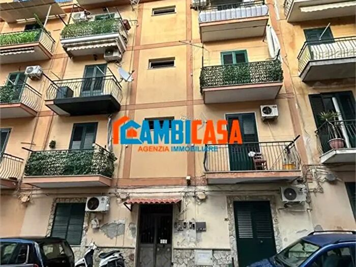 Appartamento trilocale in vendita in Via Giovanni Gentile, Palermo