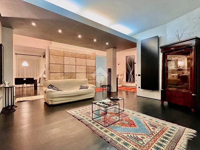 Casa quadrilocale in vendita in Via Scapacchiò, Selvazzano Dentro