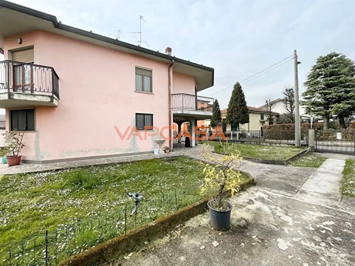 Case in Vendita e in Affitto - 2