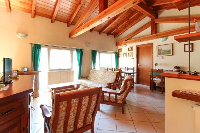 Appartamento trilocale in vendita in Vicolo Calcari, Vestone