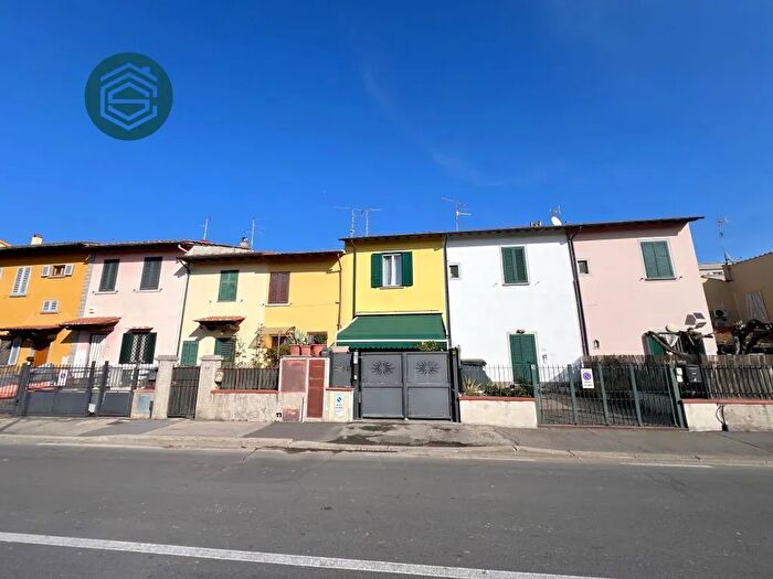 Casa quadrilocale in vendita in Via Pistoiese a, Campi Bisenzio