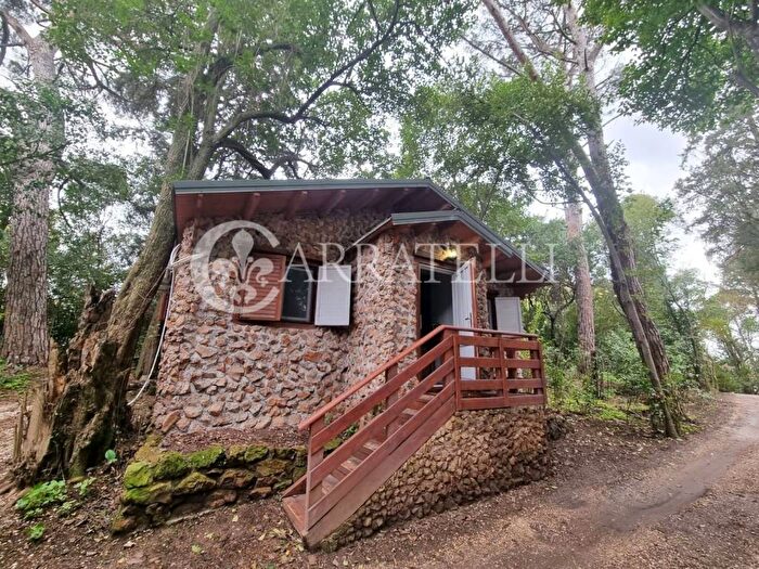 Casa quadrilocale in affitto in Via del Casale della Crescenza, Due Ponti, Roma