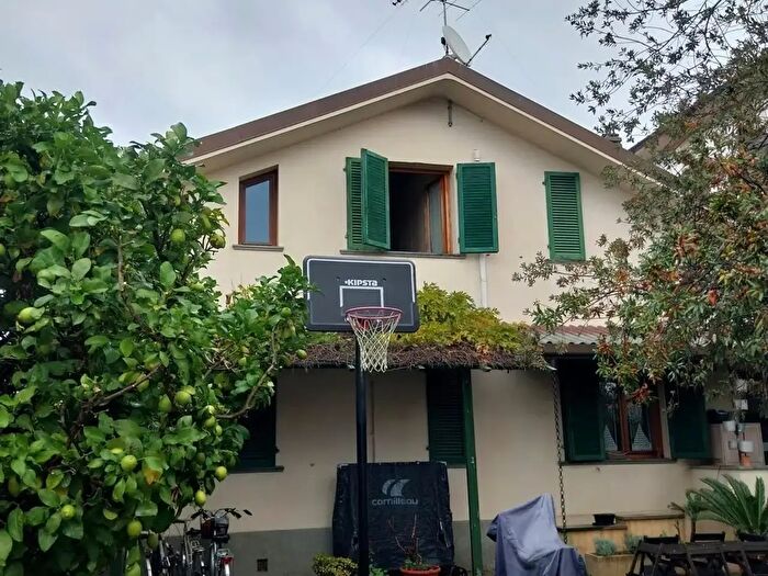 Casa con 7 locali in vendita in San Giuliano Terme