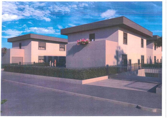 Casa quadrilocale in vendita in Via Fratelli CairoliRomano di Lombardia, Romano Di Lombardia