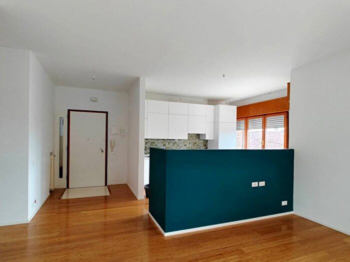 Appartamento trilocale in affitto in Vicolo Sebastiano Venier, Stazione, Treviso