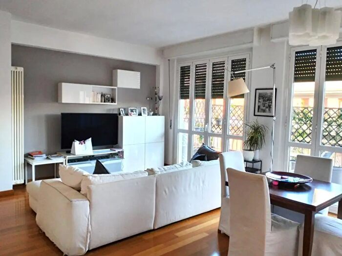 Appartamento quadrilocale in affitto in Via Sigieri, Milano