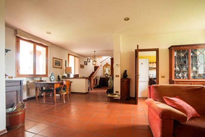 Casa con 5 locali in vendita in Reggio Emilia