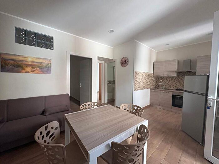 Appartamento trilocale in affitto in Piazza Repubblica, Casteldaccia