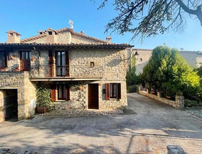 Casa quadrilocale in vendita in Località Colpalombo Gubbio, Gubbio