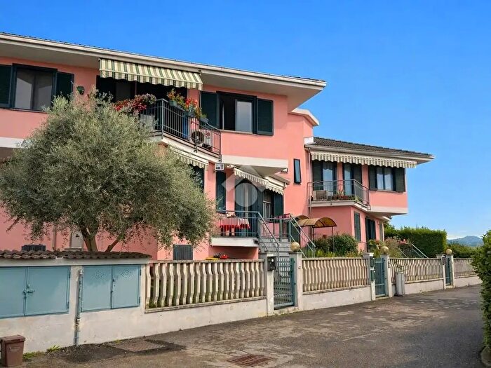 Appartamento con 5 locali in vendita in Via Rossaro, Crescentino