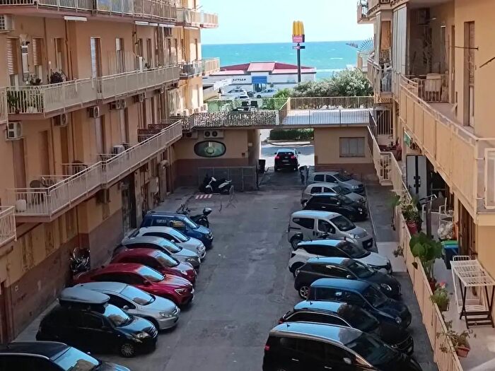Appartamento con 5 locali in vendita in Via Trento, Salerno