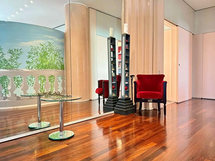 Appartamento con 5 locali in vendita in Milano