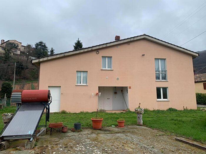 Casa con 6 locali in vendita in Monticelli, Genga