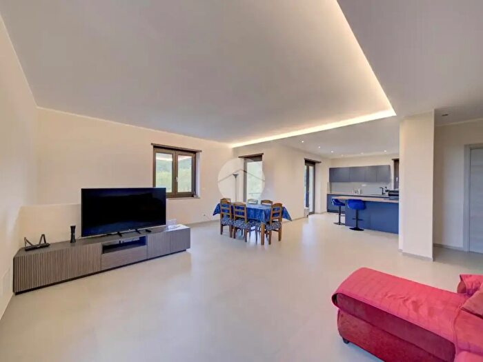 Casa con 6 locali in vendita in Via delle Fabbriche, Coazze