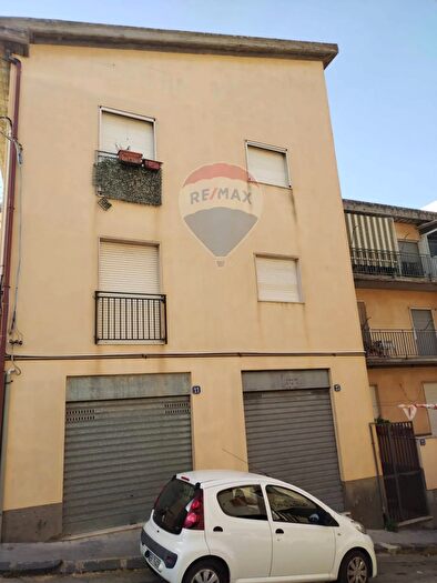 Appartamento con 5 locali in vendita in Via Leopardi, Caltagirone