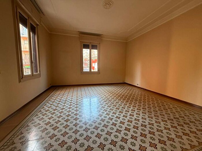 Appartamento quadrilocale in affitto in Viale Lodovico Antonio Muratori, Viali, Modena