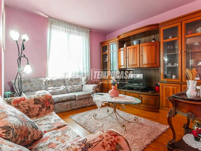 Appartamento trilocale in vendita in Via Petrarca a, Appiano Gentile