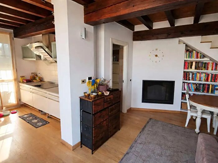 Casa trilocale in affitto in Modena